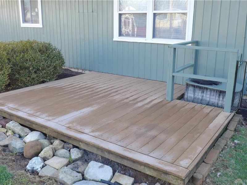 907 White Pine Street, New Carlisle, OH 45344 Photo 9