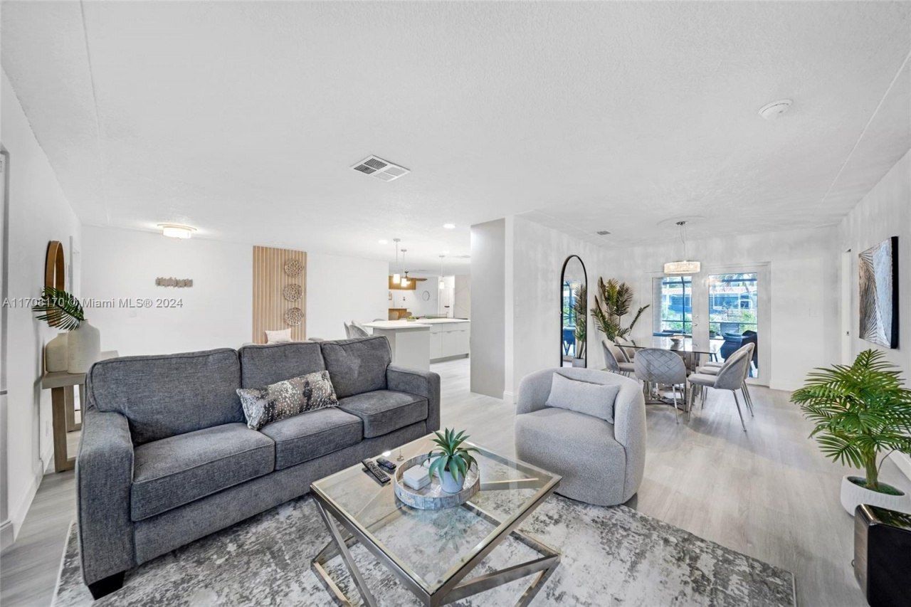 2031 SW 22nd Ave, Fort Lauderdale, FL 33312 Photo