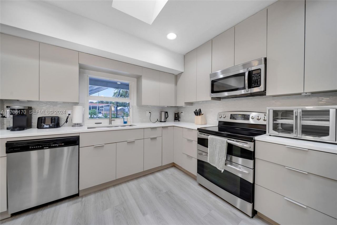 2031 SW 22nd Ave, Fort Lauderdale, FL 33312 Photo