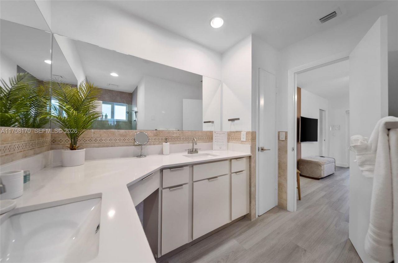 2031 SW 22nd Ave, Fort Lauderdale, FL 33312 Photo