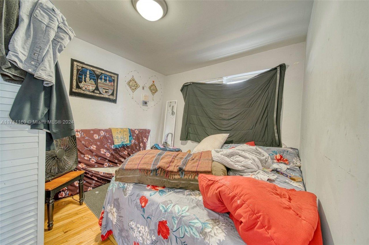 Commercial Property For Sale In North Miami, North Miami, FL 33161 Photo