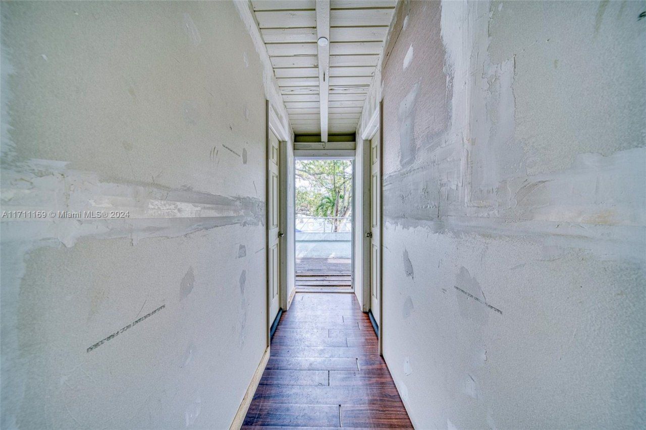 Commercial Property For Sale In North Miami, North Miami, FL 33161 Photo