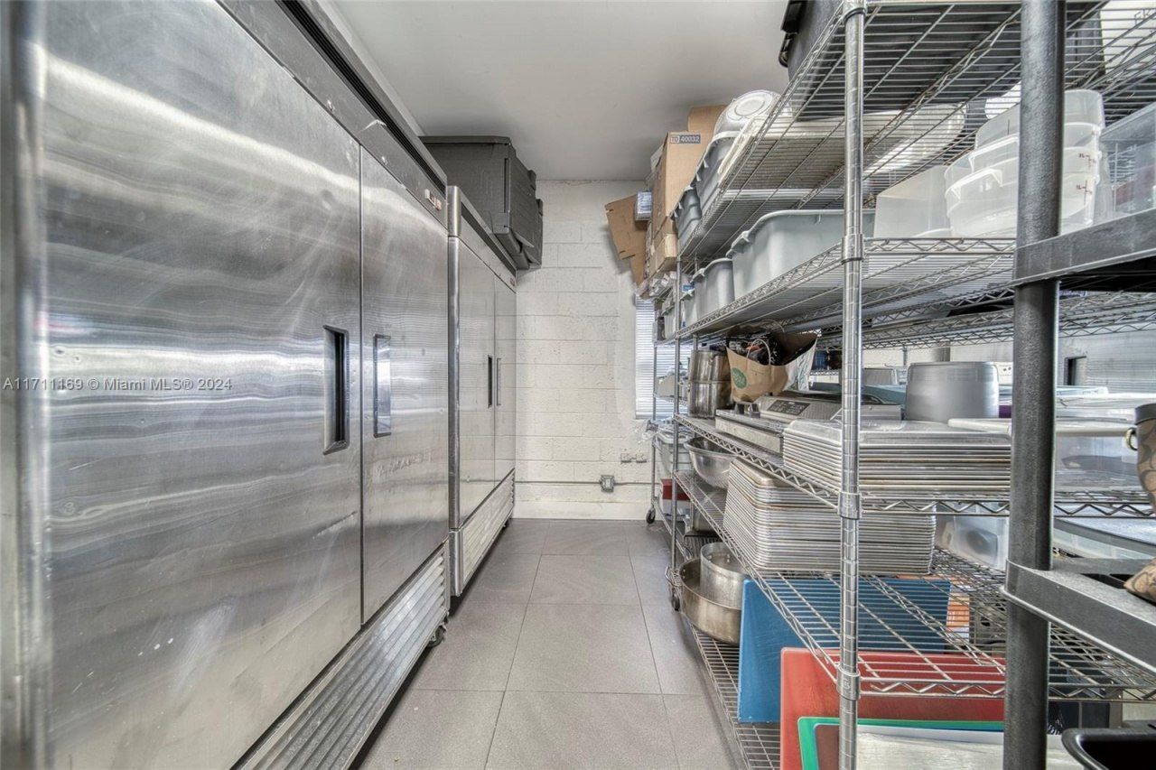 Commercial Property For Sale In North Miami, North Miami, FL 33161 Photo