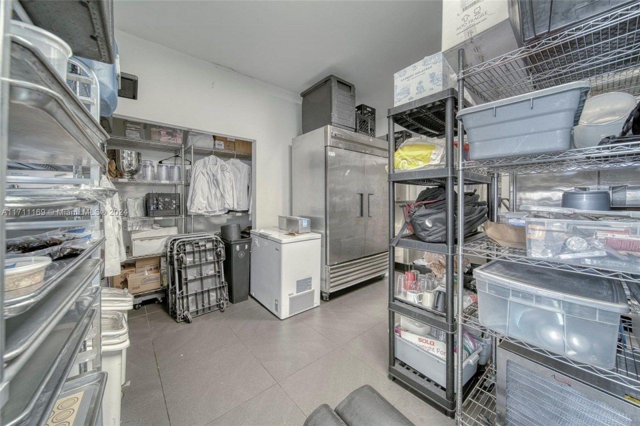 Commercial Property For Sale In North Miami, North Miami, FL 33161 Photo