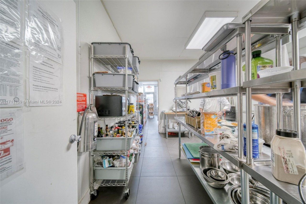 Commercial Property For Sale In North Miami, North Miami, FL 33161 Photo