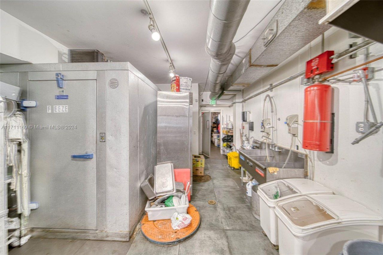 Commercial Property For Sale In North Miami, North Miami, FL 33161 Photo