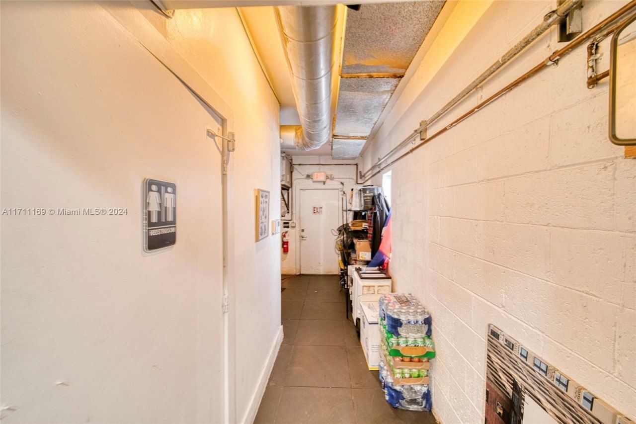 Commercial Property For Sale In North Miami, North Miami, FL 33161 Photo