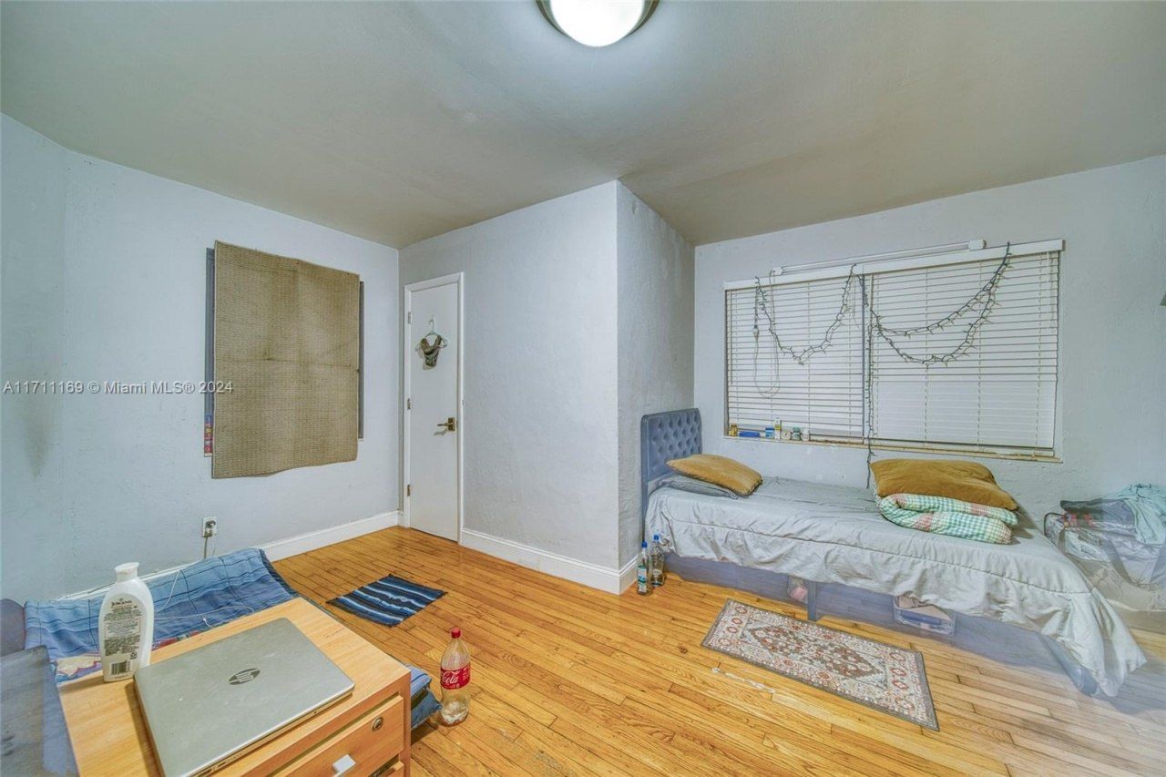 Commercial Property For Sale In North Miami, North Miami, FL 33161 Photo