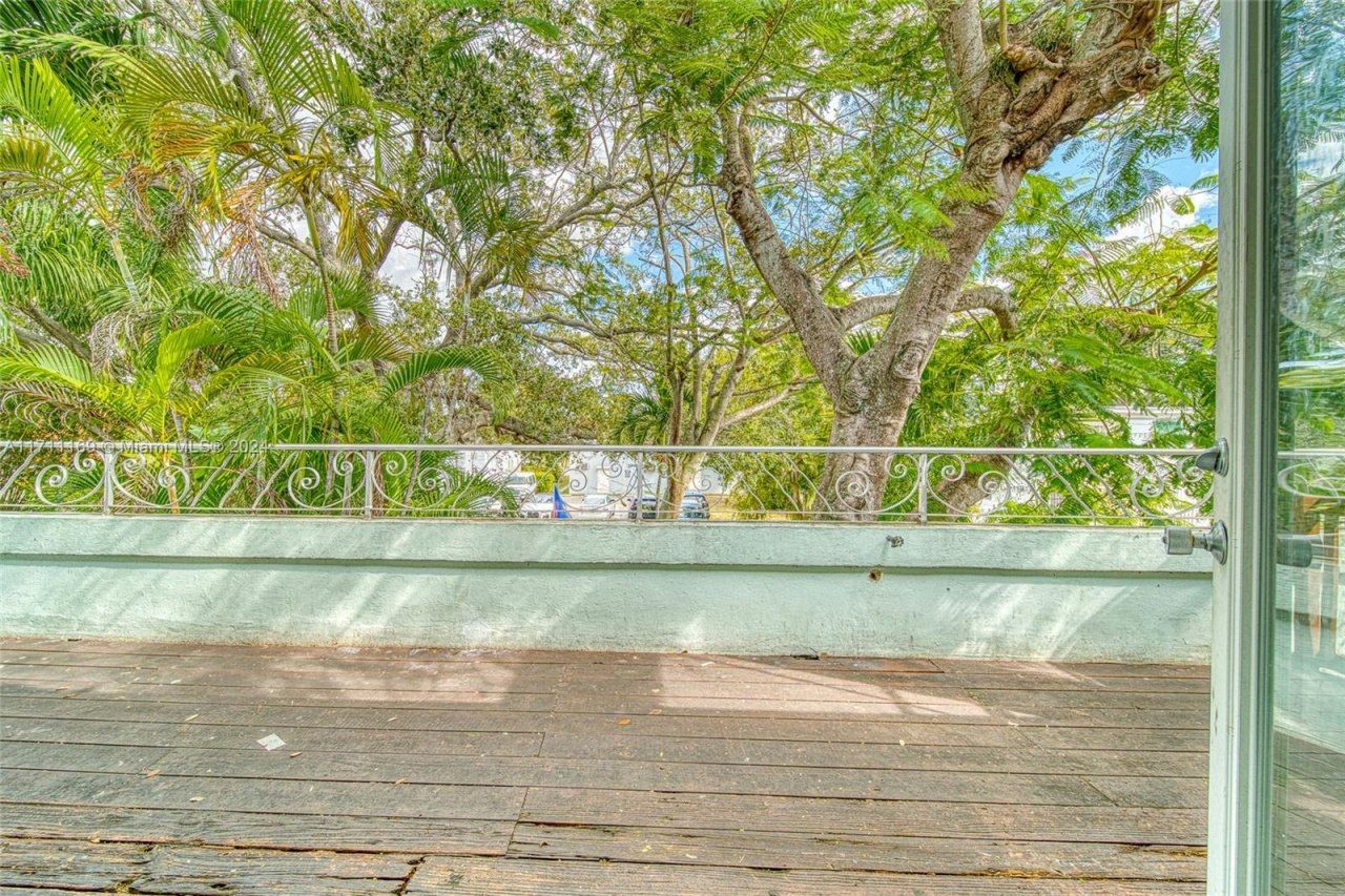 Commercial Property For Sale In North Miami, North Miami, FL 33161 Photo