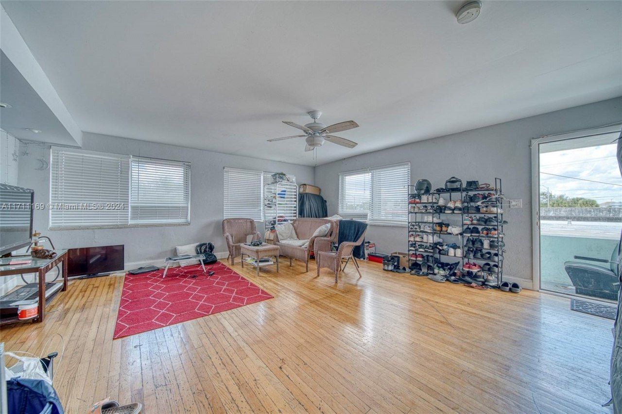 Commercial Property For Sale In North Miami, North Miami, FL 33161 Photo