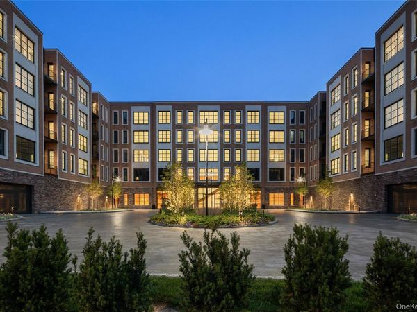 100 Garvies Point Road, Unit 1126, Glen Cove, NY 11542