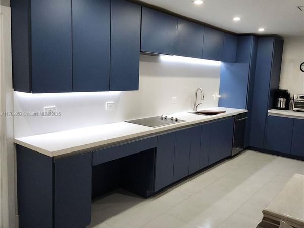 10865 NW 7th St, Unit 24-21, Miami, FL 33172