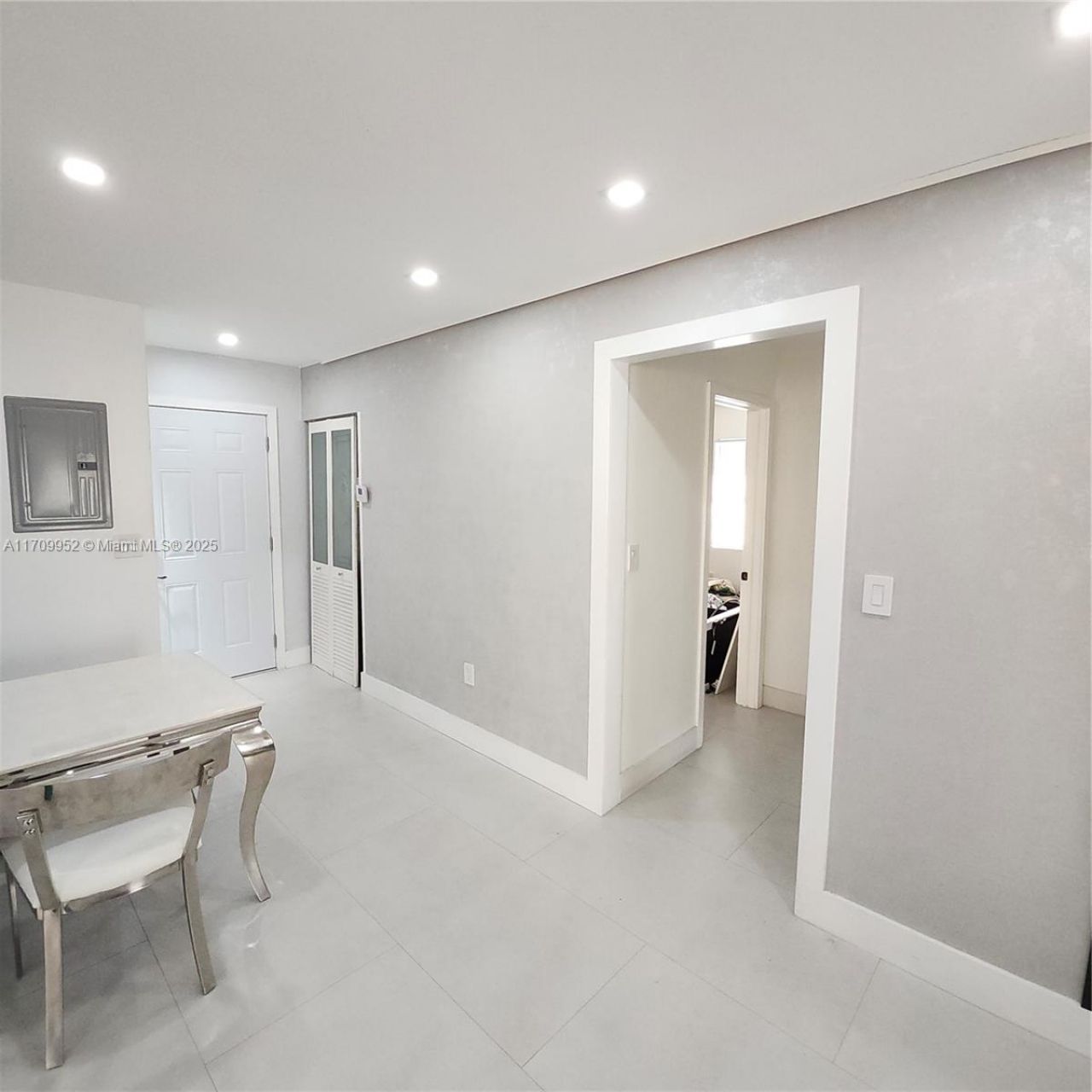 10865 NW 7th St, Unit 24-21, Miami, FL 33172 Photo