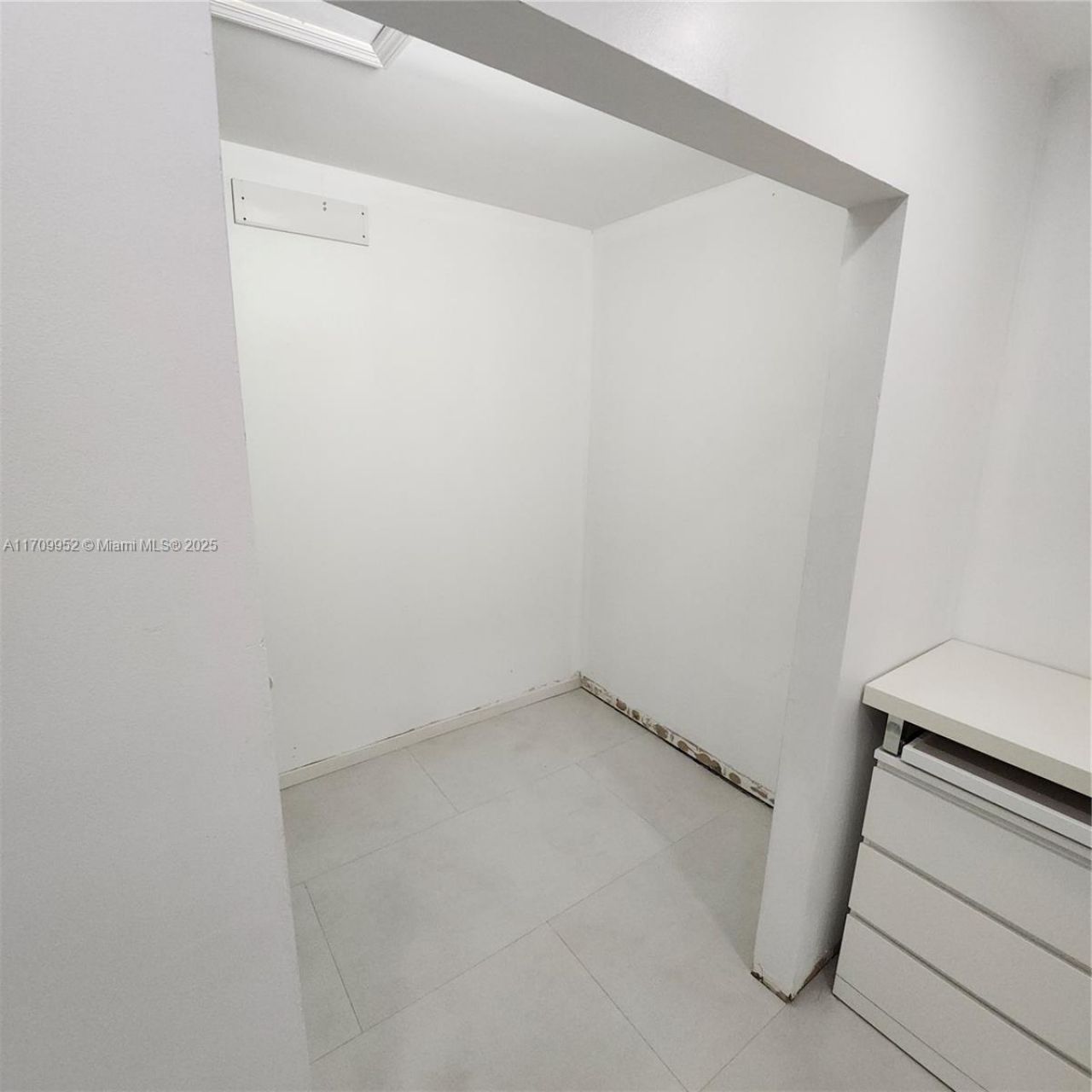 10865 NW 7th St, Unit 24-21, Miami, FL 33172 Photo