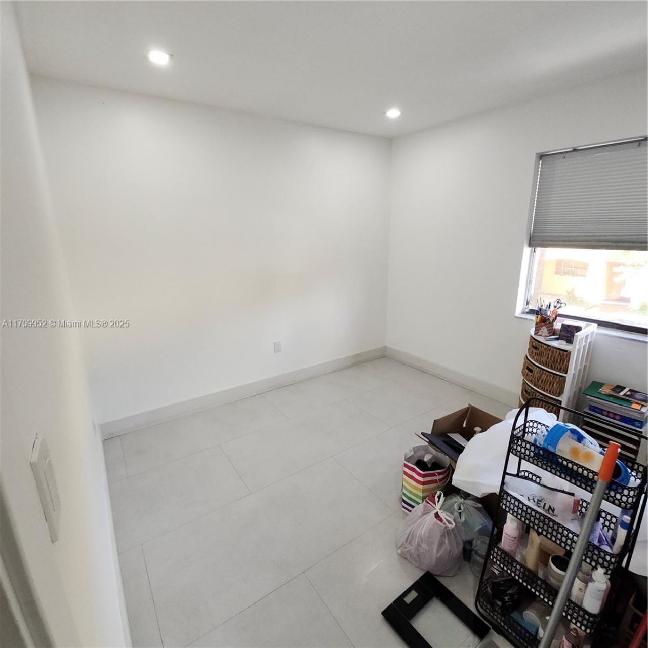 10865 NW 7th St, Unit 24-21, Miami, FL 33172 Photo