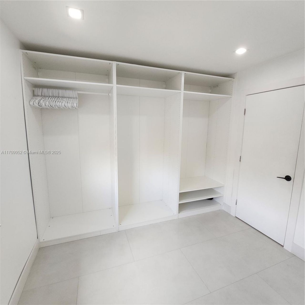 10865 NW 7th St, Unit 24-21, Miami, FL 33172 Photo