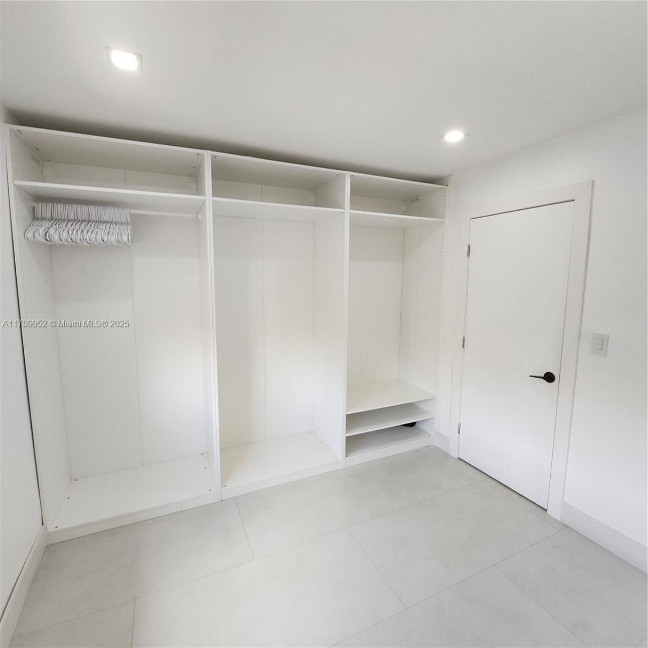 10865 NW 7th St, Unit 24-21, Miami, FL 33172 Photo