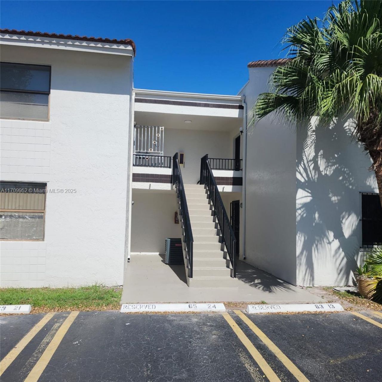 10865 NW 7th St, Unit 24-21, Miami, FL 33172 Photo