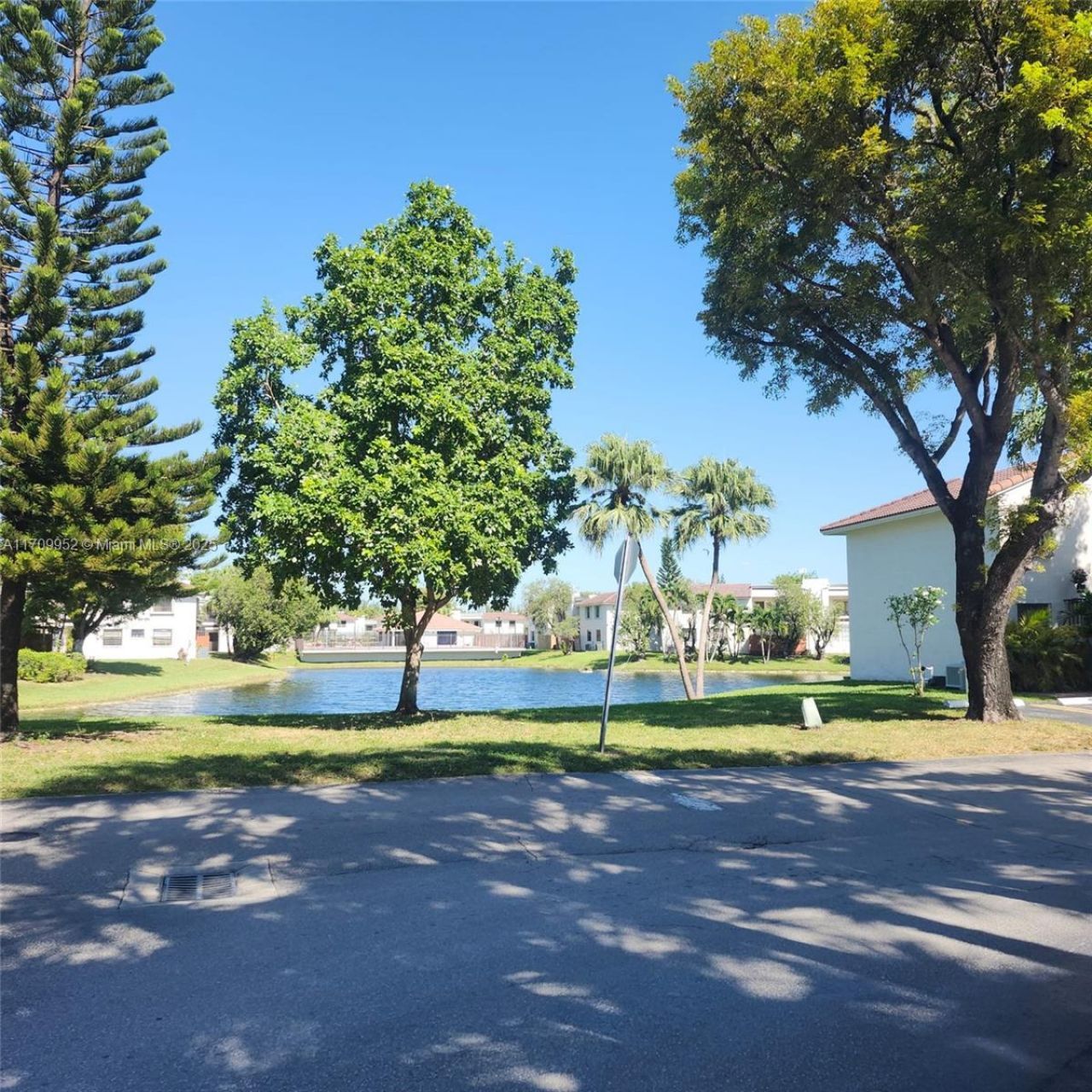 10865 NW 7th St, Unit 24-21, Miami, FL 33172 Photo