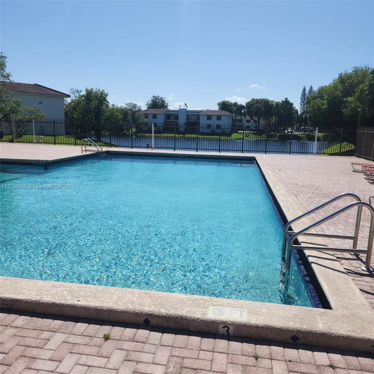 10865 NW 7th St, Unit 24-21, Miami, FL 33172 Photo