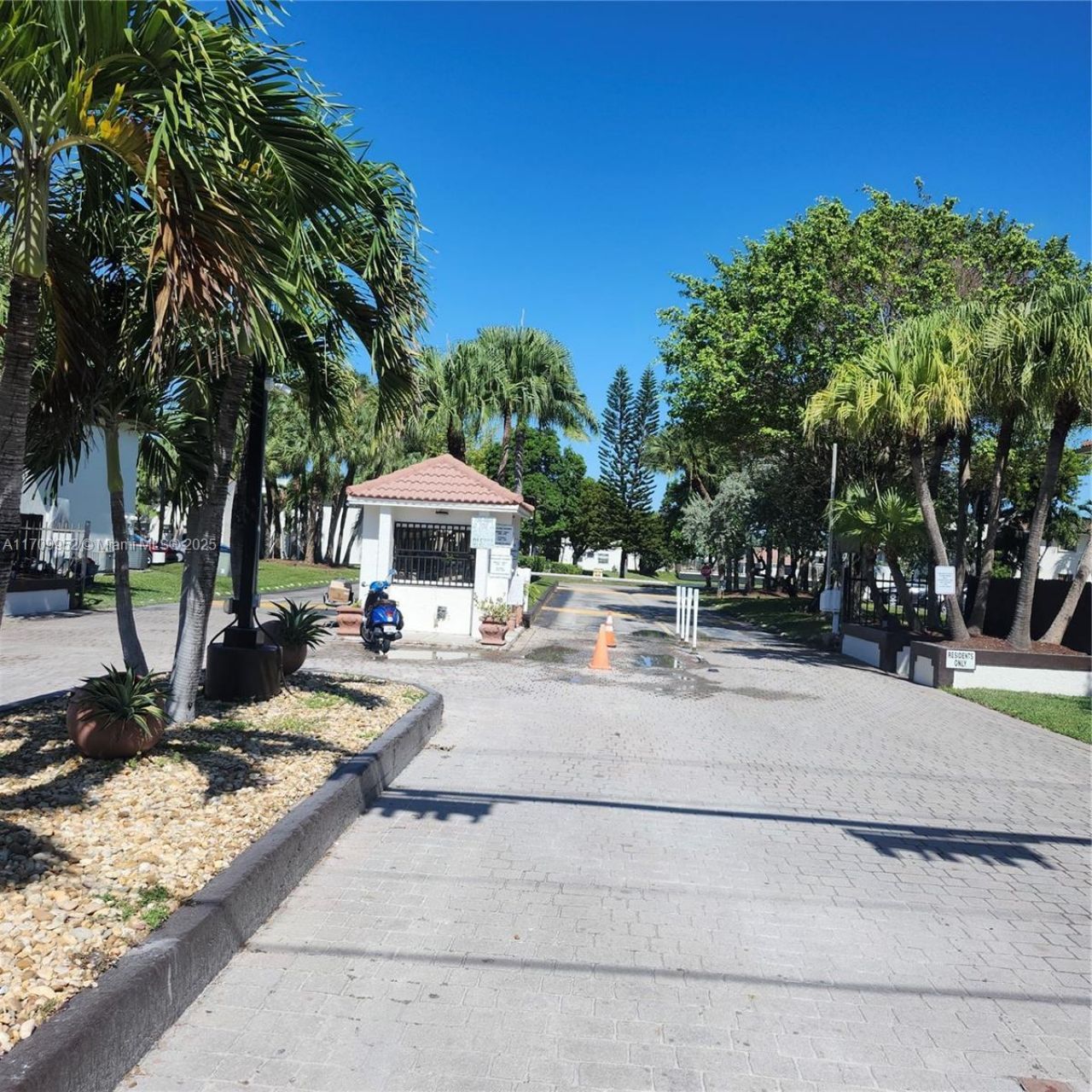 10865 NW 7th St, Unit 24-21, Miami, FL 33172 Photo