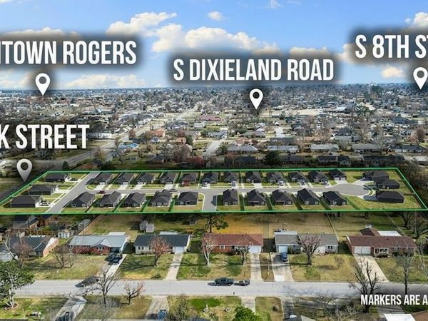 2104 Oak Street, Rogers, AR 72758