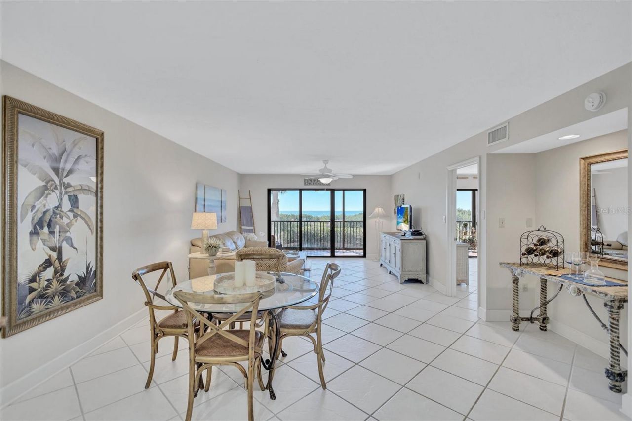 420 Beach Road, Unit 203, Sarasota, FL 34242 Photo