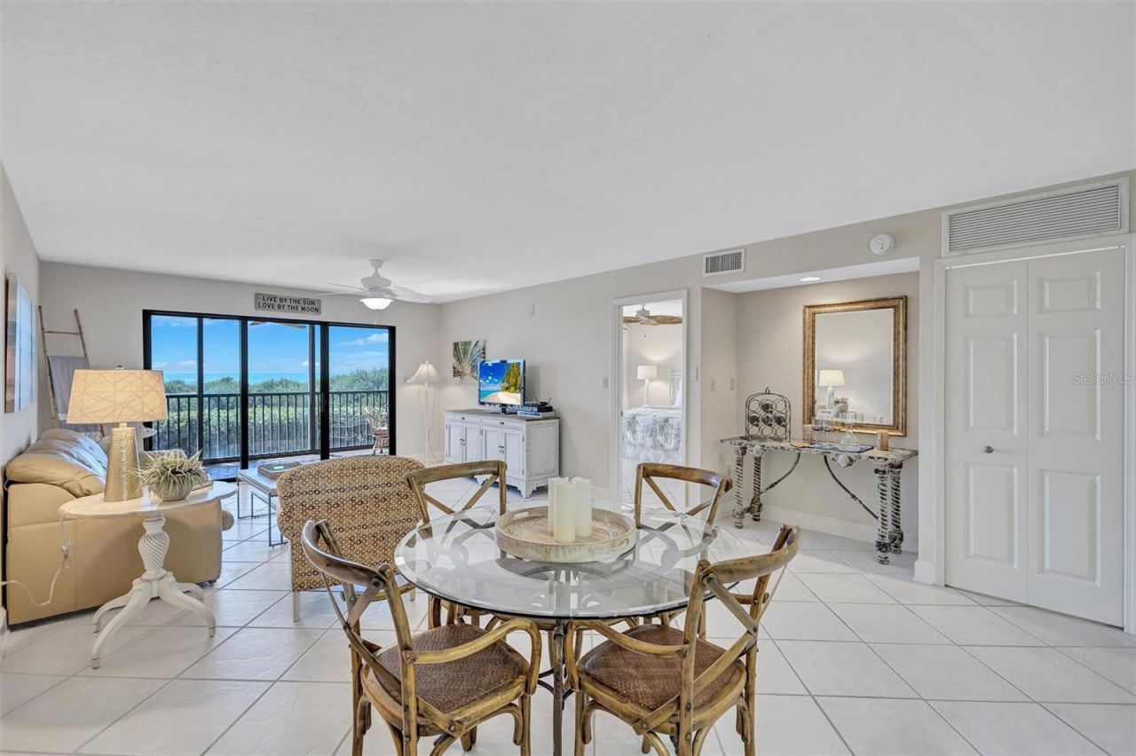 420 Beach Road, Unit 203, Sarasota, FL 34242 Photo