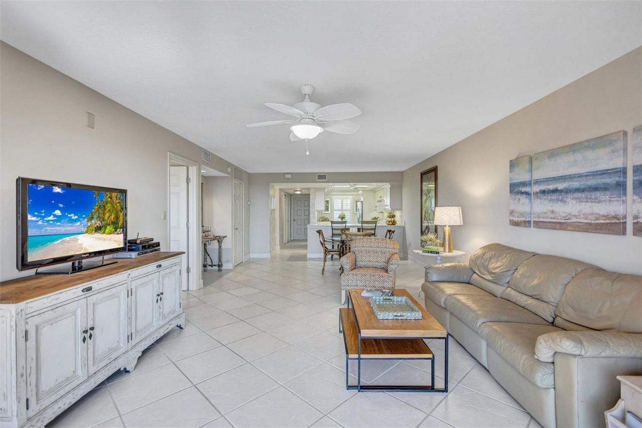 420 Beach Road, Unit 203, Sarasota, FL 34242 Photo