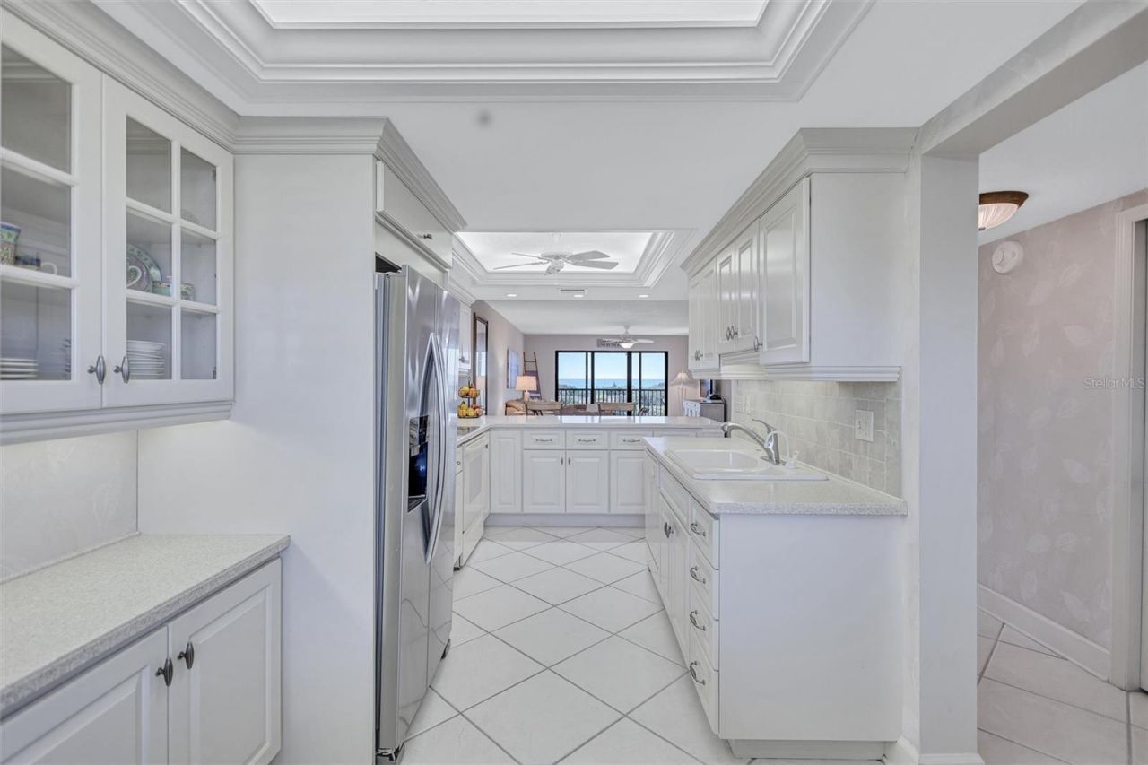 420 Beach Road, Unit 203, Sarasota, FL 34242 Photo