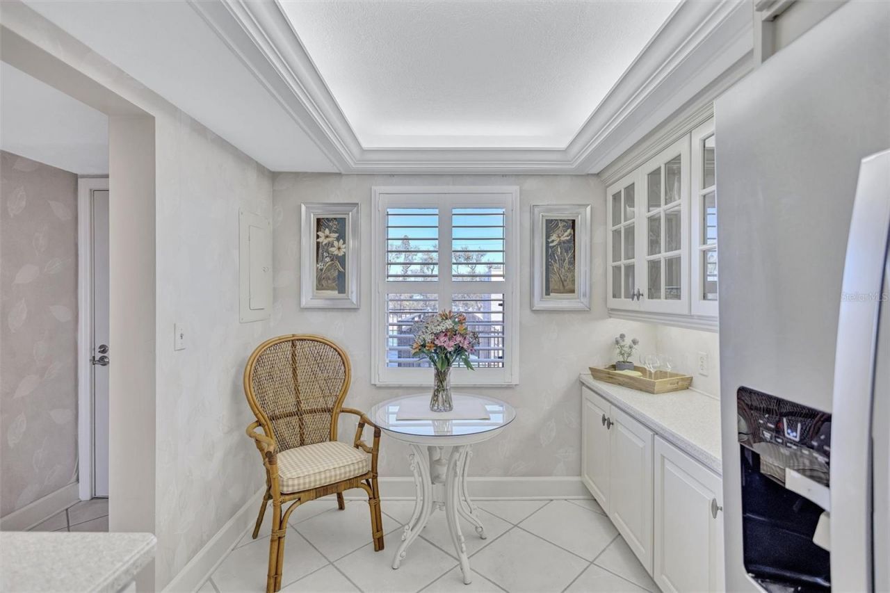 420 Beach Road, Unit 203, Sarasota, FL 34242 Photo