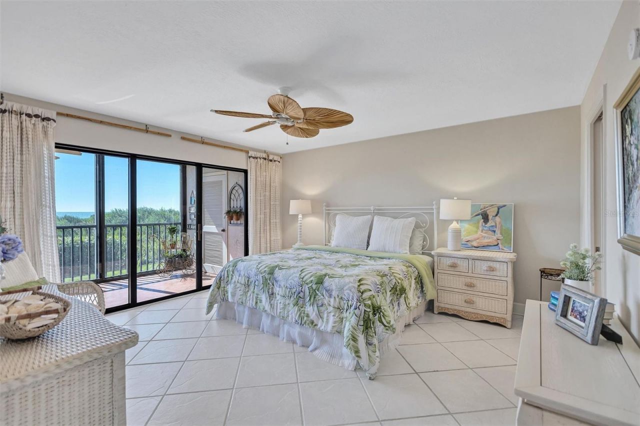 420 Beach Road, Unit 203, Sarasota, FL 34242 Photo