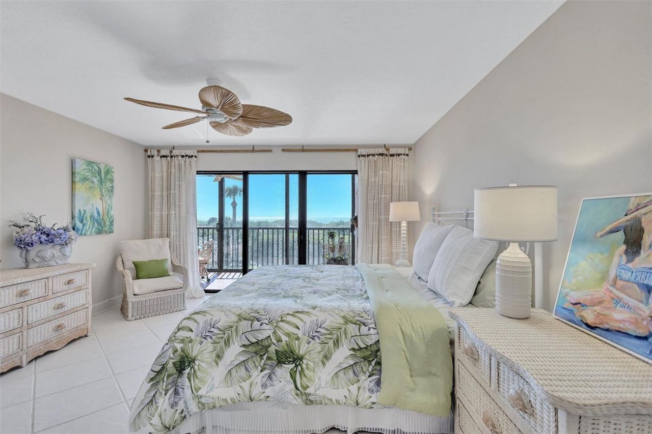 420 Beach Road, Unit 203, Sarasota, FL 34242 Photo