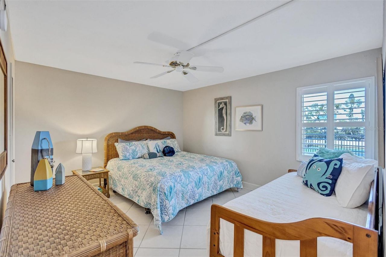 420 Beach Road, Unit 203, Sarasota, FL 34242 Photo