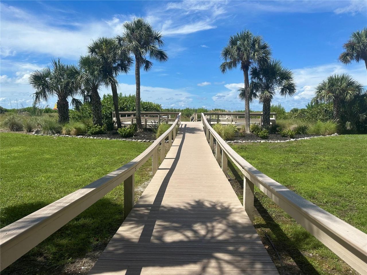 420 Beach Road, Unit 203, Sarasota, FL 34242 Photo