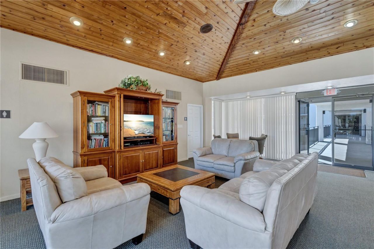 420 Beach Road, Unit 203, Sarasota, FL 34242 Photo