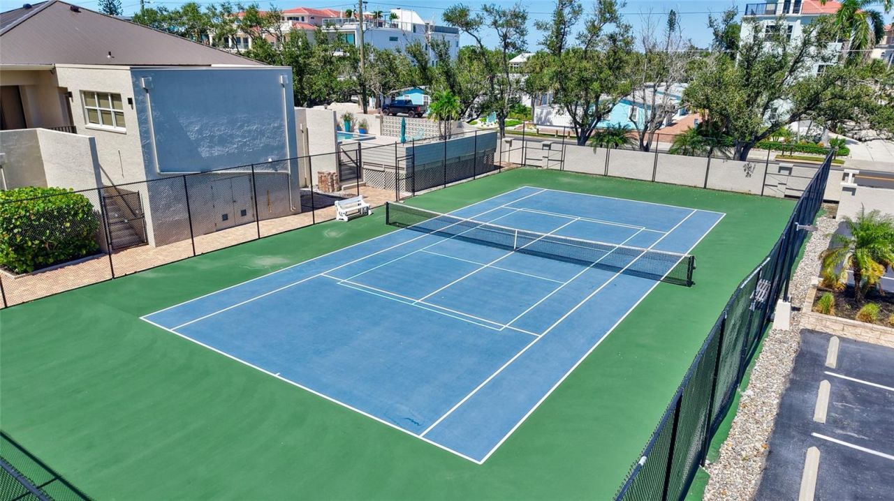 420 Beach Road, Unit 203, Sarasota, FL 34242 Photo