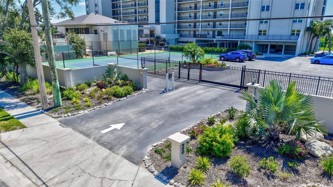 420 Beach Road, Unit 203, Sarasota, FL 34242 Photo