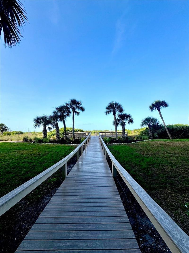 420 Beach Road, Unit 203, Sarasota, FL 34242 Photo