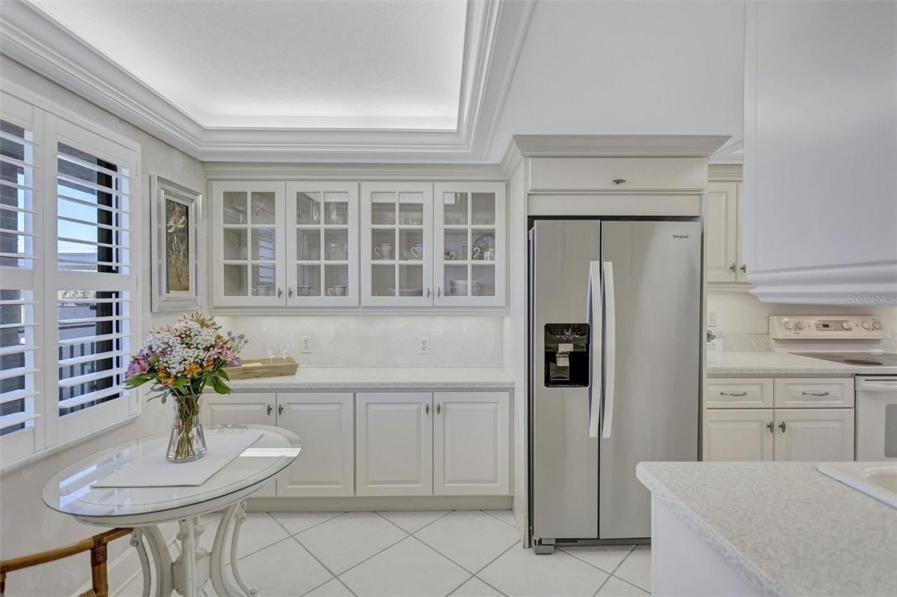 420 Beach Road, Unit 203, Sarasota, FL 34242 Photo