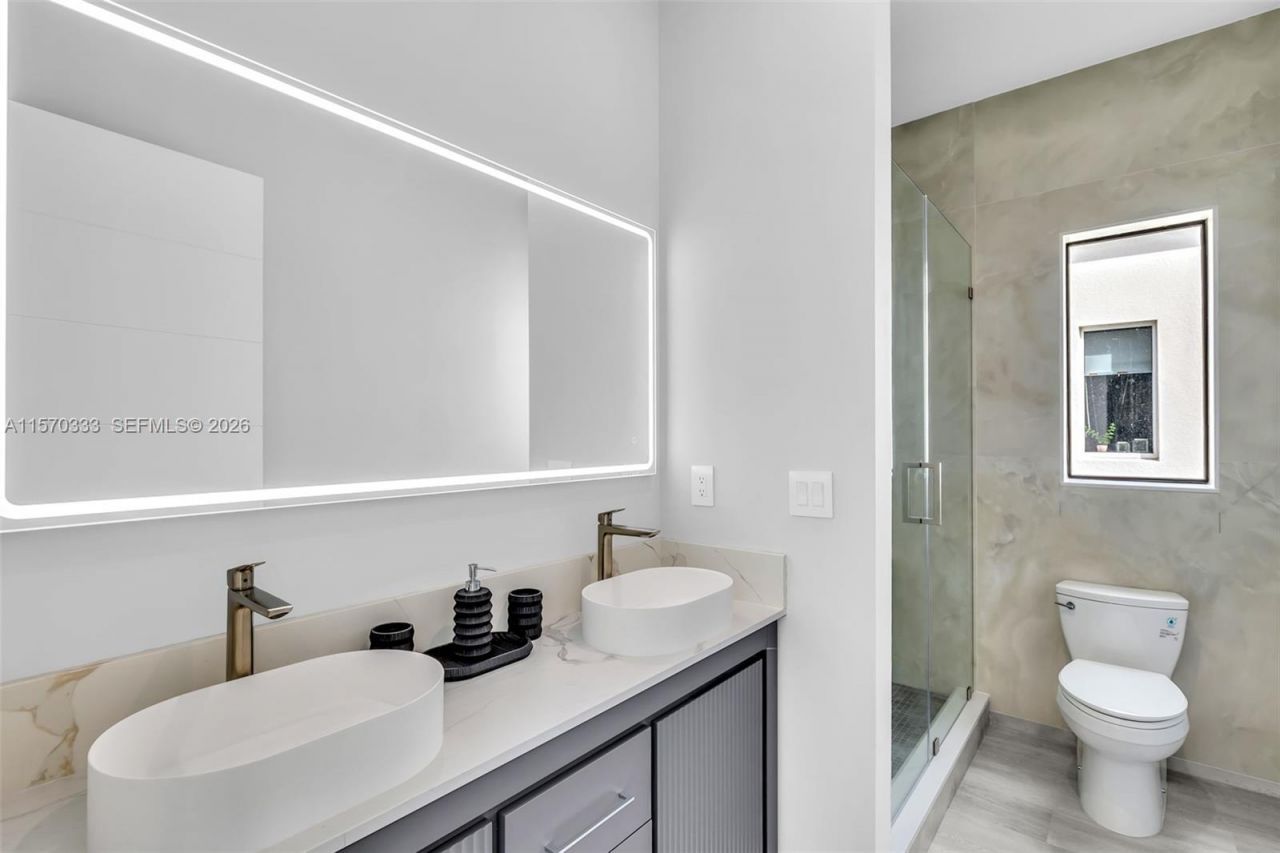 808 SW 9th St, Unit 808-A, Fort Lauderdale, FL 33315 Photo