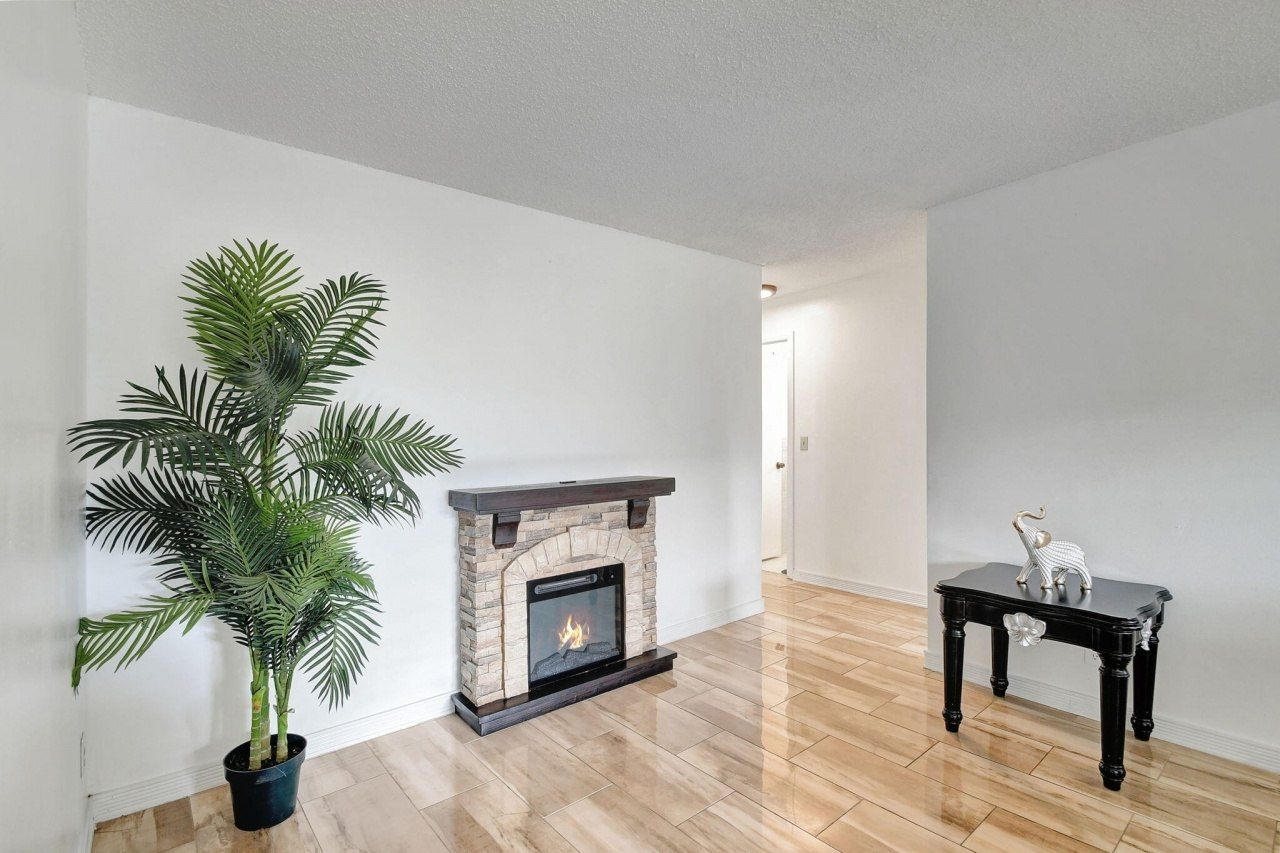 702 SW 23rd Terrace, Boynton Beach, FL 33435 Photo