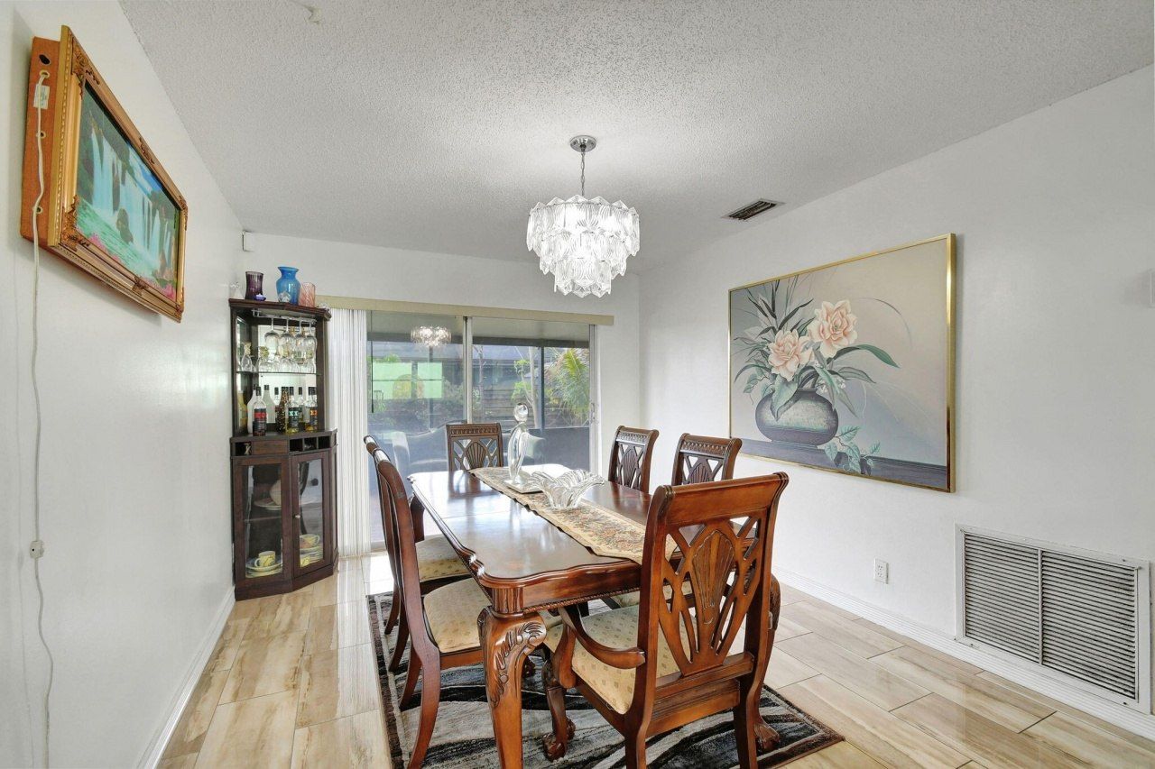 702 SW 23rd Terrace, Boynton Beach, FL 33435 Photo