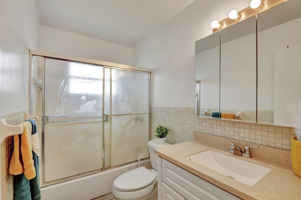 702 SW 23rd Terrace, Boynton Beach, FL 33435 Photo