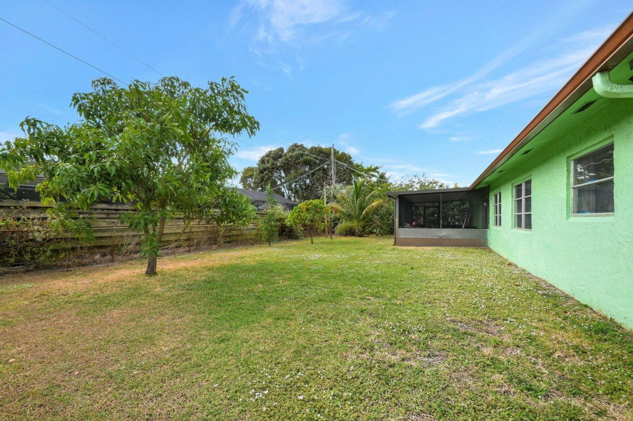 702 SW 23rd Terrace, Boynton Beach, FL 33435 Photo