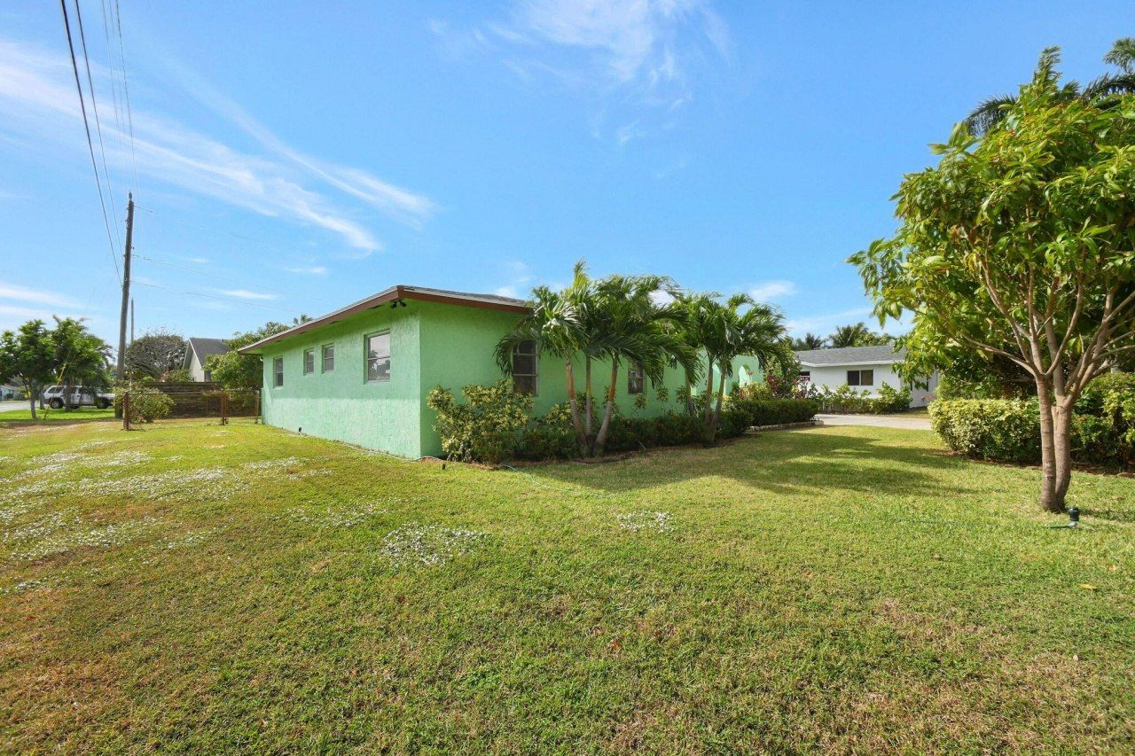702 SW 23rd Terrace, Boynton Beach, FL 33435 Photo