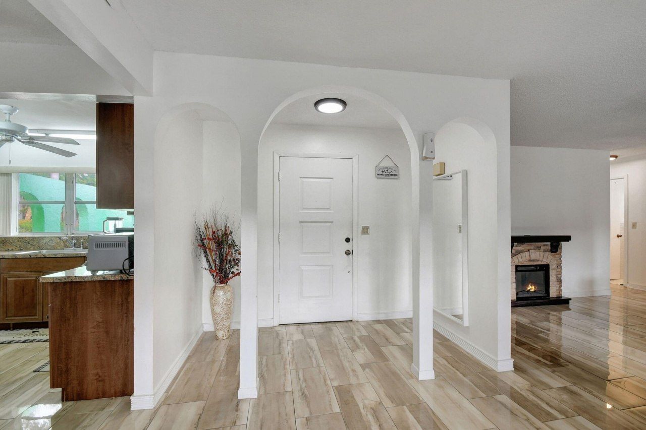 702 SW 23rd Terrace, Boynton Beach, FL 33435 Photo