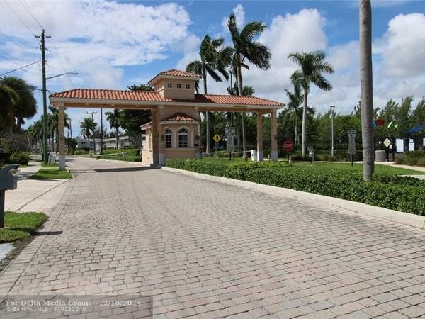 600 Layne Blvd, Unit 119, Hallandale Beach, FL 33009