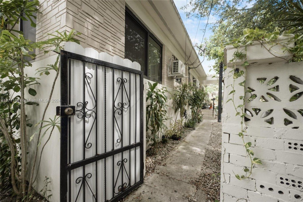 175 NW 68th St, Miami, FL 33150 Photo