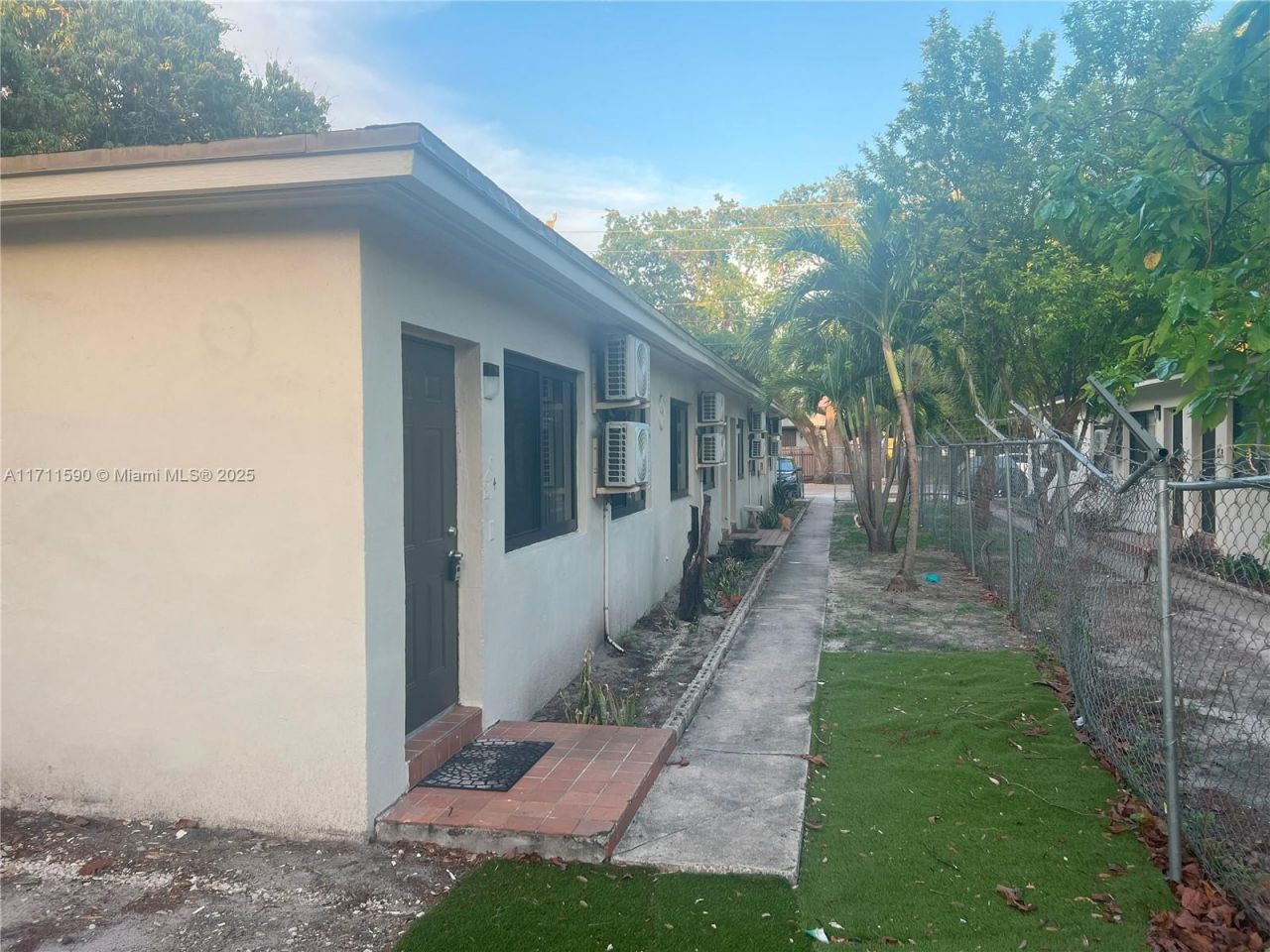 5520 NE 1st Ct, Miami, FL 33137 Photo